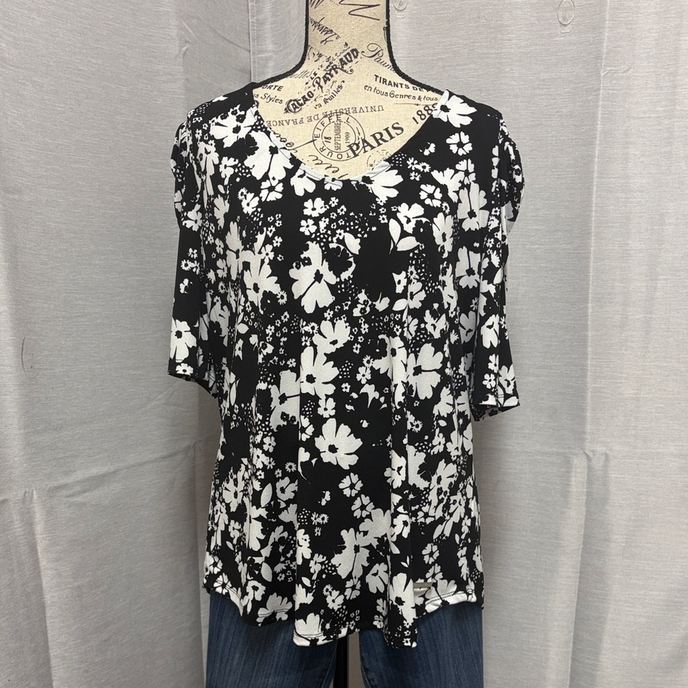 /Adrienne Vittadini Floral Black and White Elbow Gathered Sleeves Blouse Sz XL